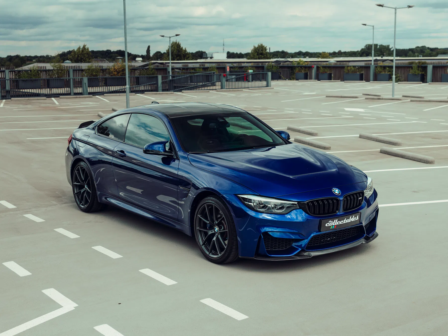 BMW M4 CS blauw